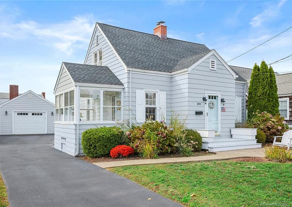 1st image of 249 Victoria Lawn