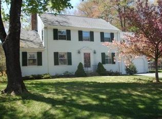 19 Meadowbrook Rd, Wellesley, MA 02481