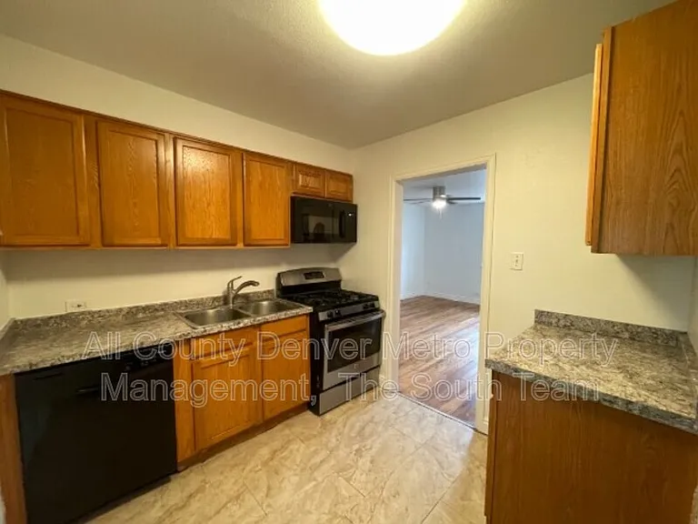 1400 Galena St — Photo 3
