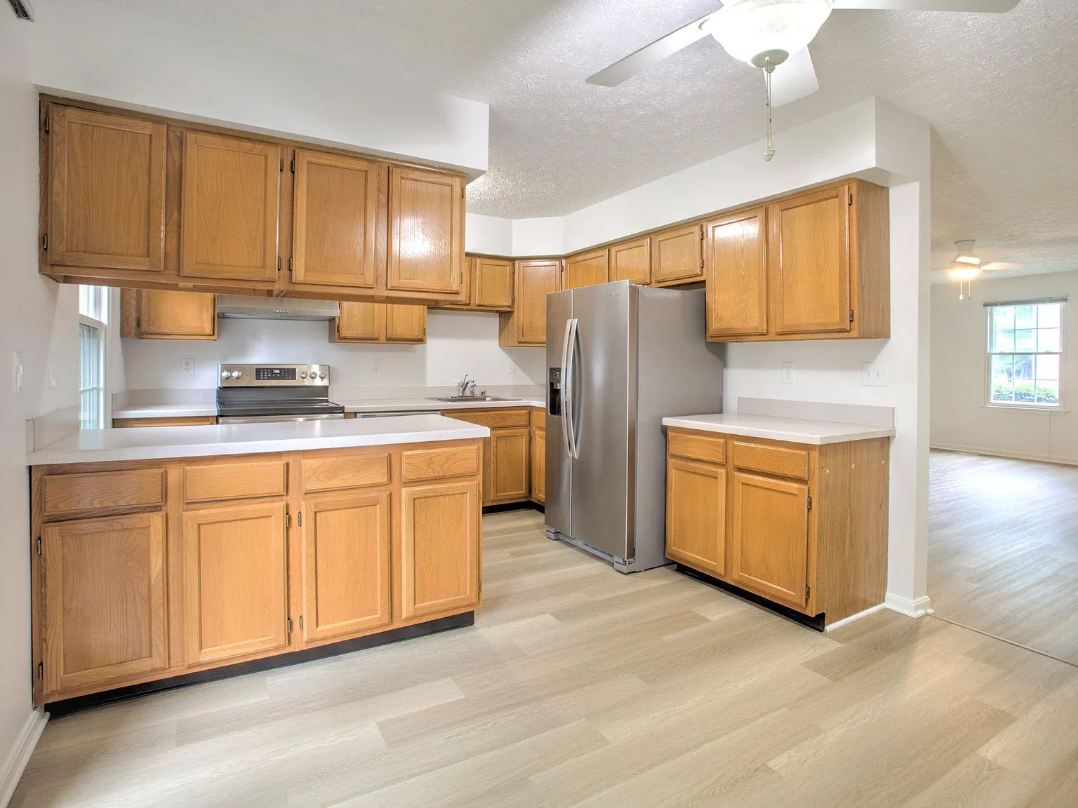 Park Manor Condo — Photo 2