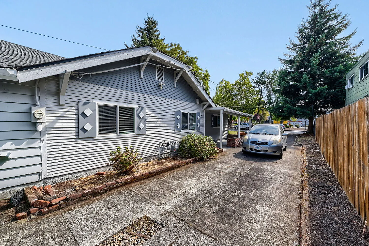 2 bed, 1.0 bath, 1092 sqft, $2,230 — Photo 1