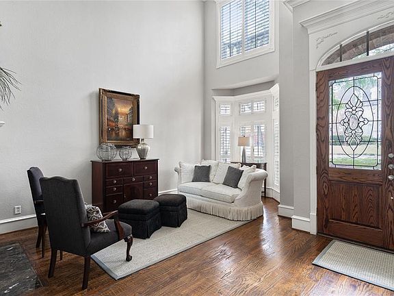 5th image of 1309 Province Ln