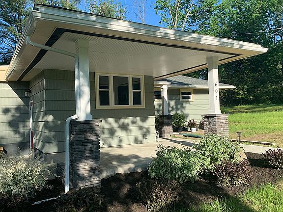 2nd image of 601 Winston Dr