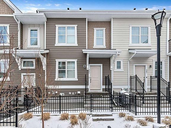 2nd image of 305 SW Cranbrook Walk SE