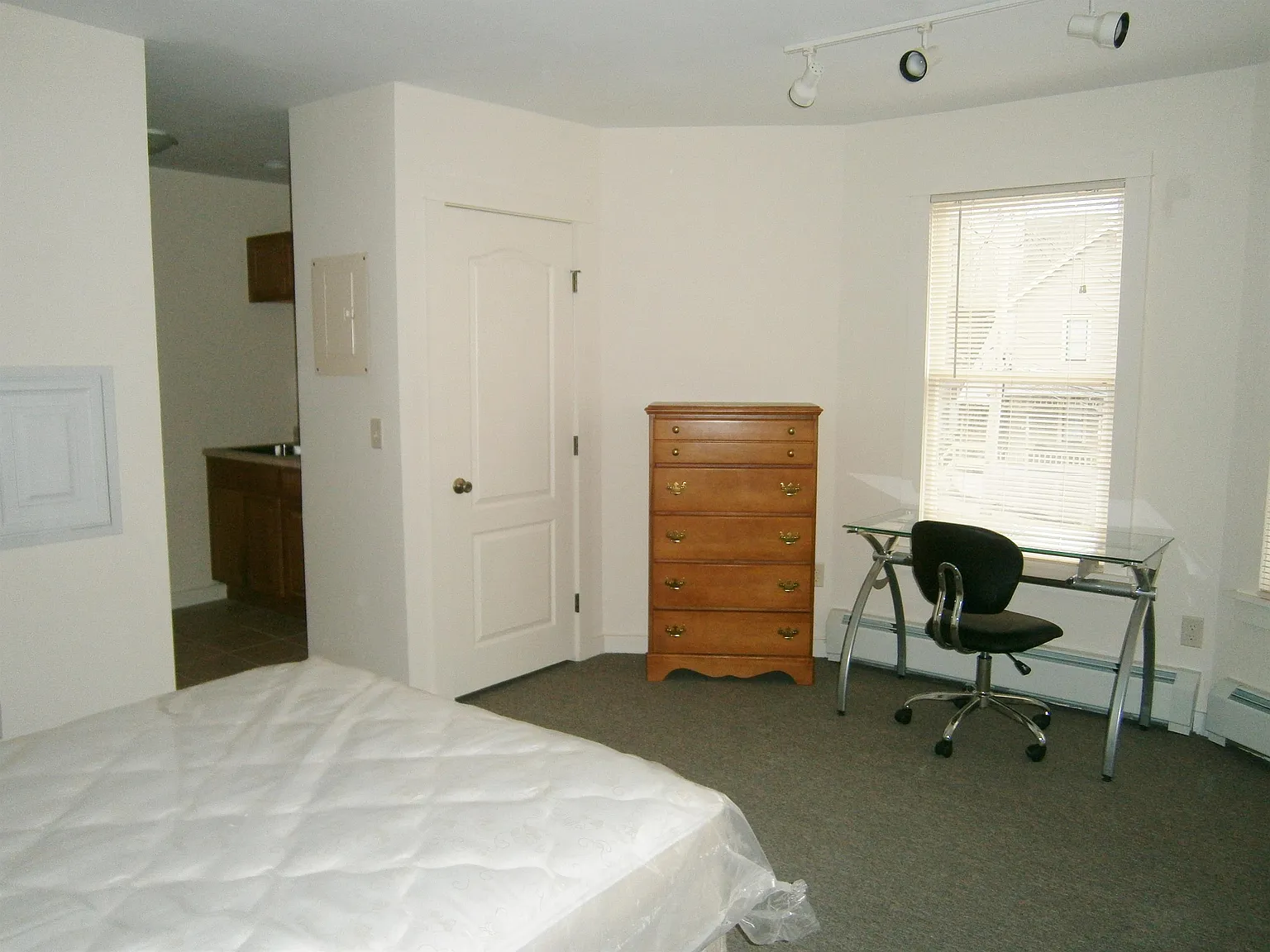 103 Highland Place - 3 — Photo 2