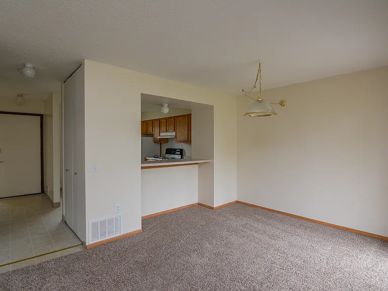 Lake City Apartments — Photo 6