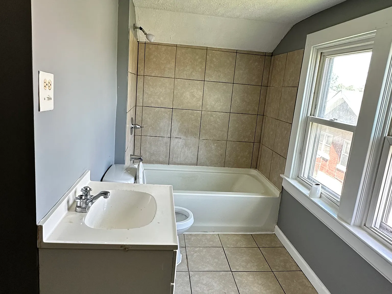2 bed, $950 — Photo 3