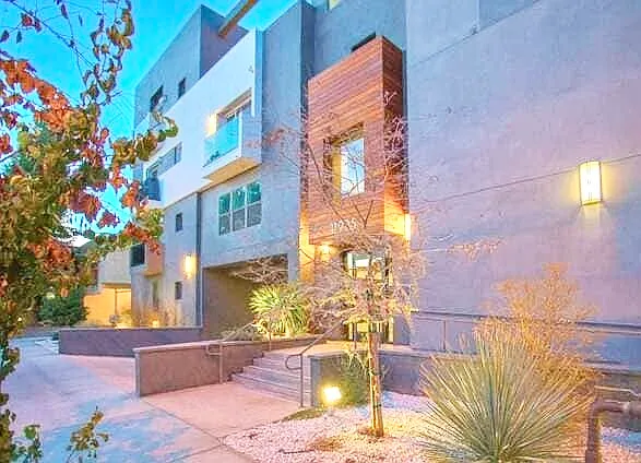 The Watermarque Apartments — Photo 3