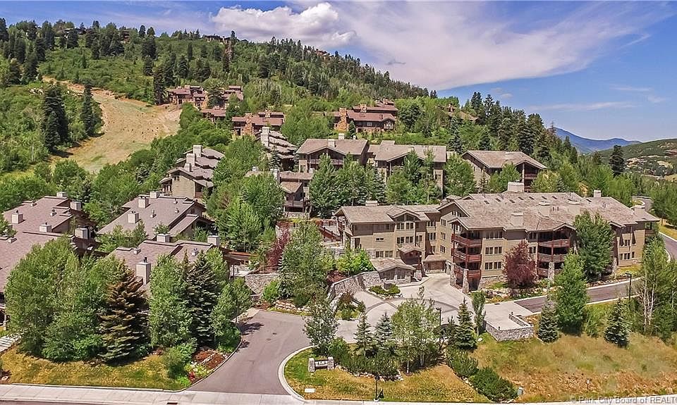 1st image of 2100 Deer Valley Dr S #202