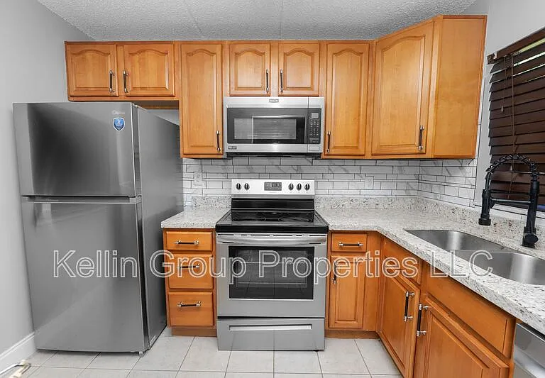2862 Somerset Park Dr — Photo 6