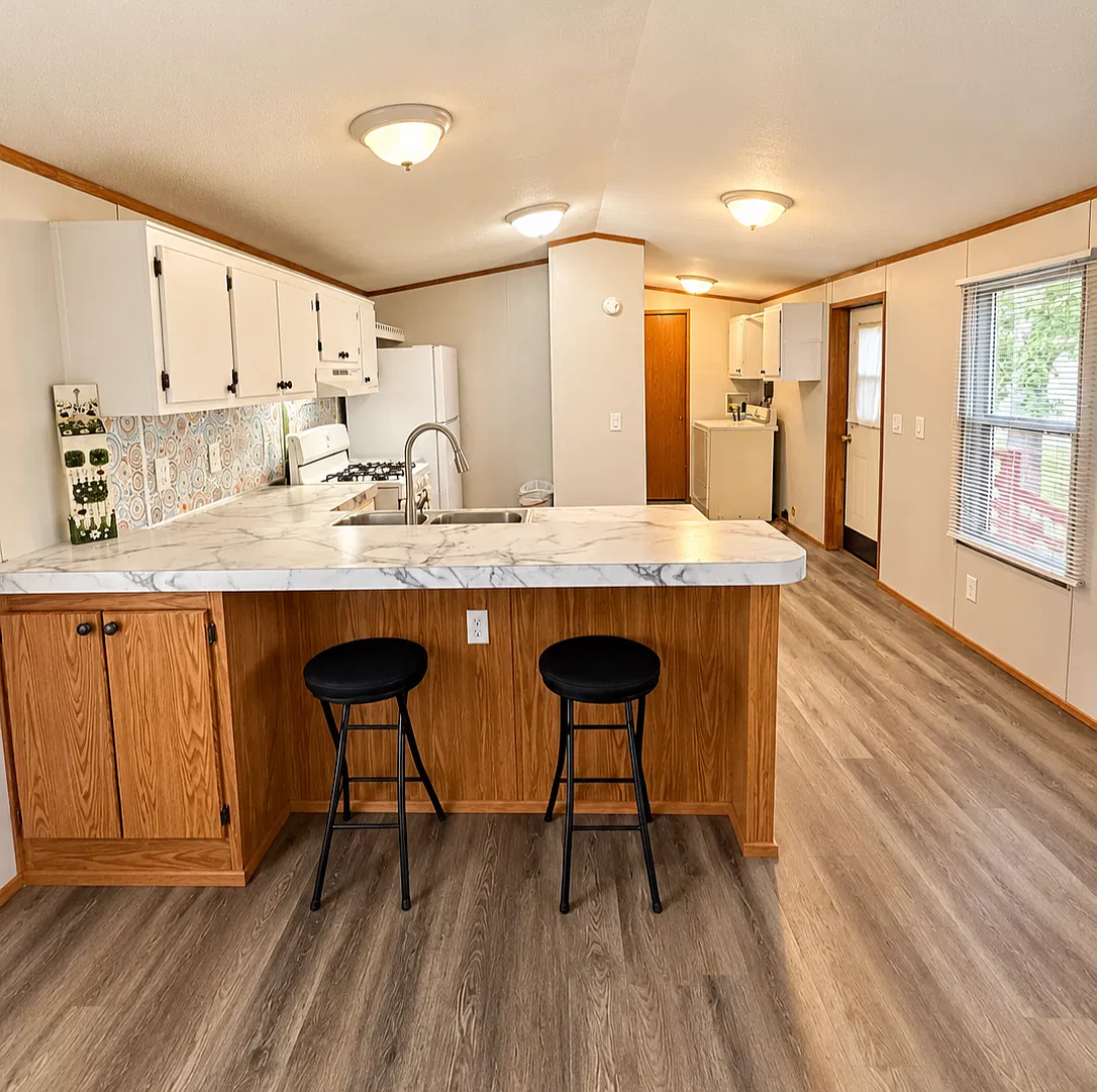 2 bed, 672 sqft, $619 — Photo 2