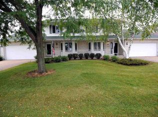 792-798 Edgemore Dr, Sun Prairie, WI 53590