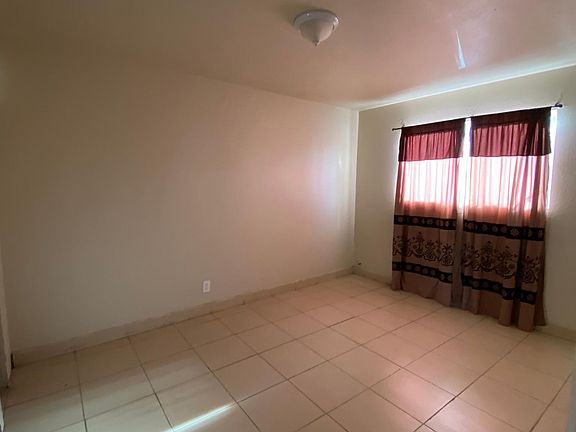 5th image of 877 Acacia Ct #877