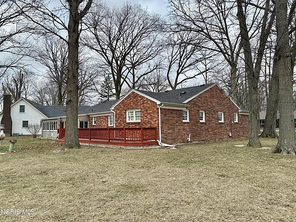 3rd image of 26810 Woodland Ct