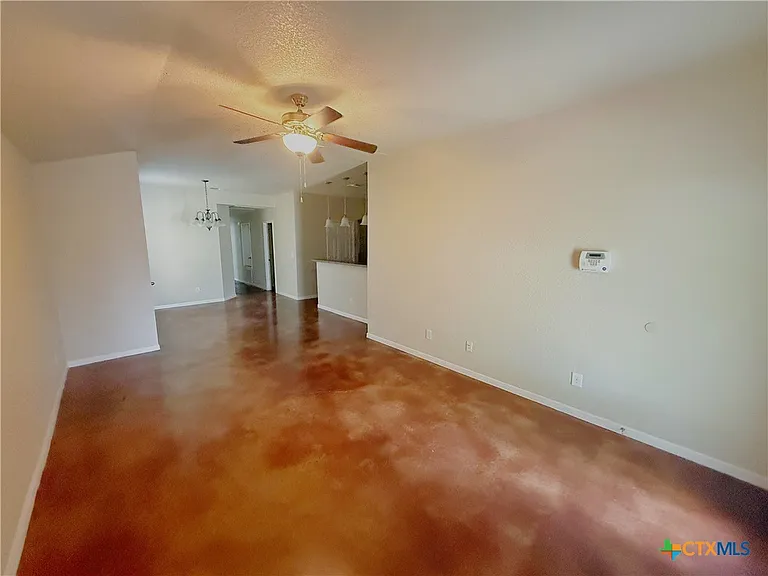 941 Pinewood Dr #A — Photo 2
