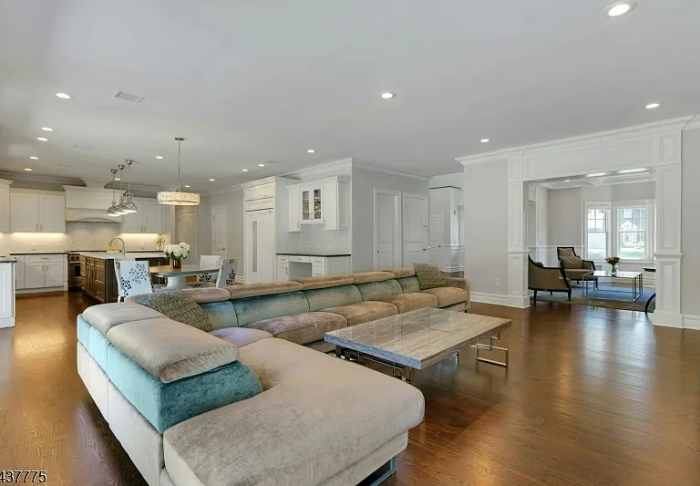 16 Exeter Rd — Photo 12