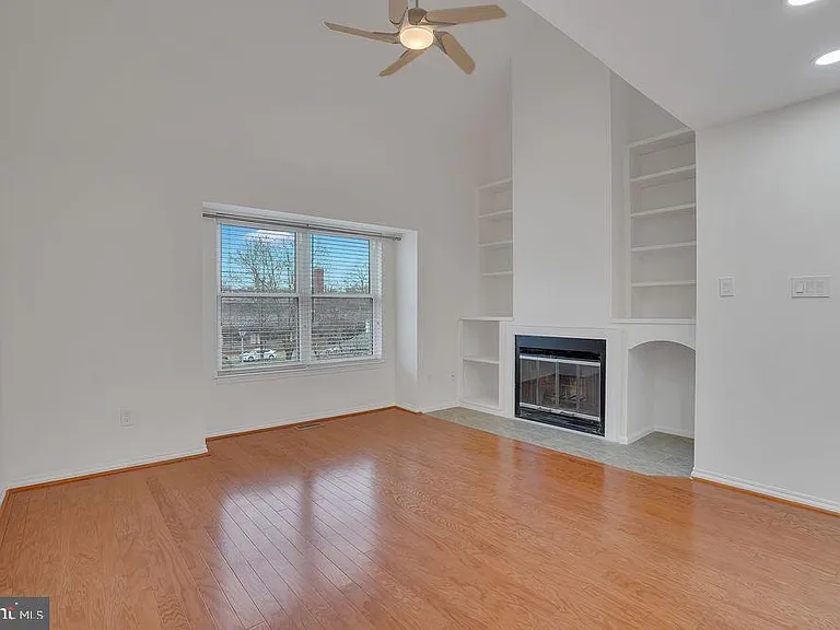 111 Park Pl — Photo 6