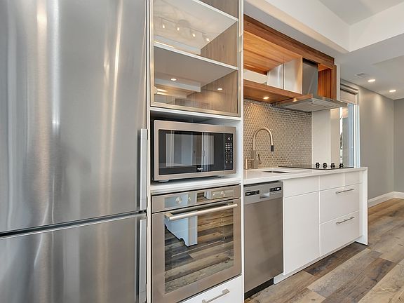 2nd image of 534 Lisgar St #6