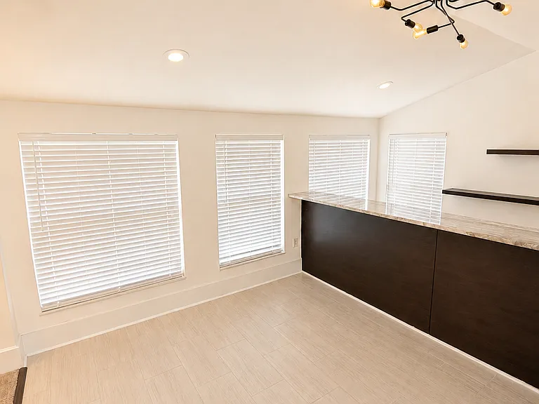 4534 W Beachway Dr — Photo 7