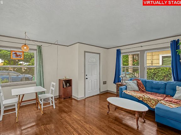 4th image of 725 NE 55th Ave