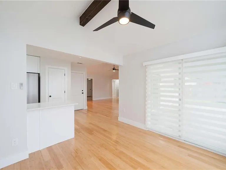 2515 Berkett Dr — Photo 8