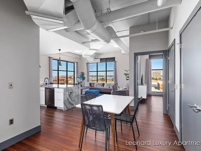 The Leonard Luxury Apartments — Photo 71