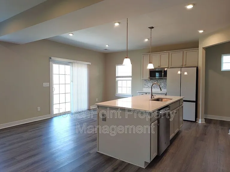 1208 Hinson Forest Rd — Photo 5