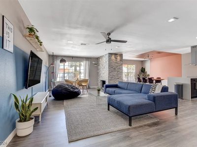 909 Neil Armstrong St, Las Vegas, NV, 89145