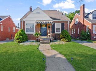 15610 Veronica Ave, Eastpointe, MI 48021