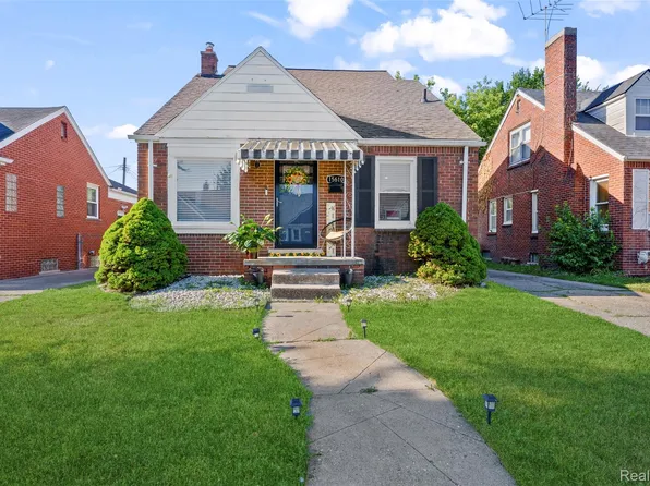15610 Veronica Ave, Eastpointe, MI 48021