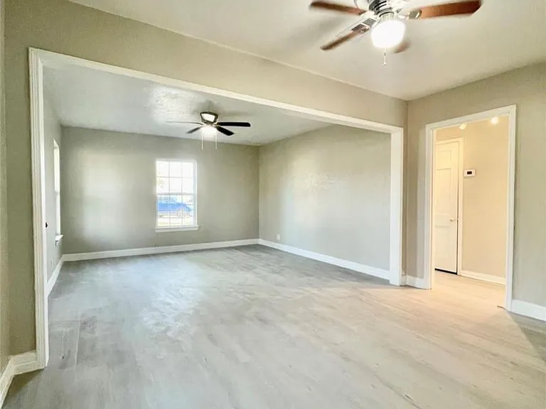 5220 E Parkway Dr — Photo 9
