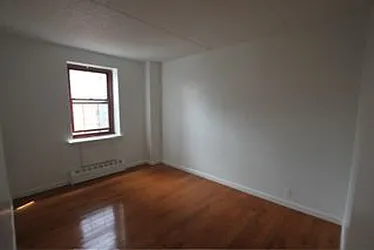 Rented by Robyn Lee, LREB