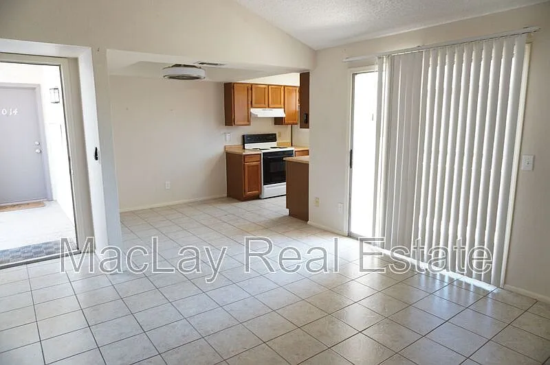 2 bed, 2.0 bath, 965 sqft, $1,450 — Photo 3