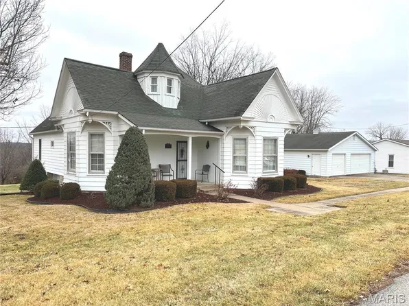 307 E 3rd St, Moscow Mills, MO 63362