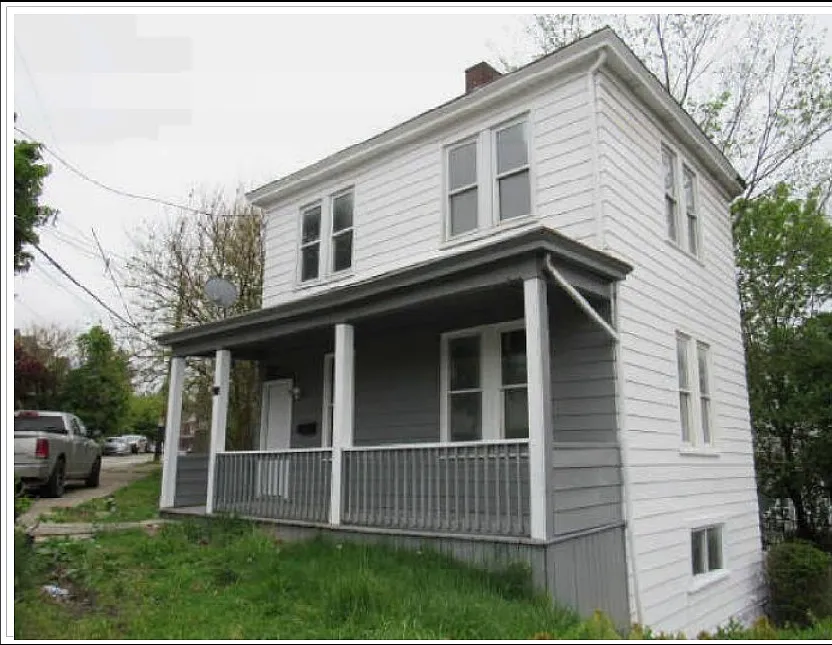 3 bed, 864 sqft, $1,800 — Photo 2