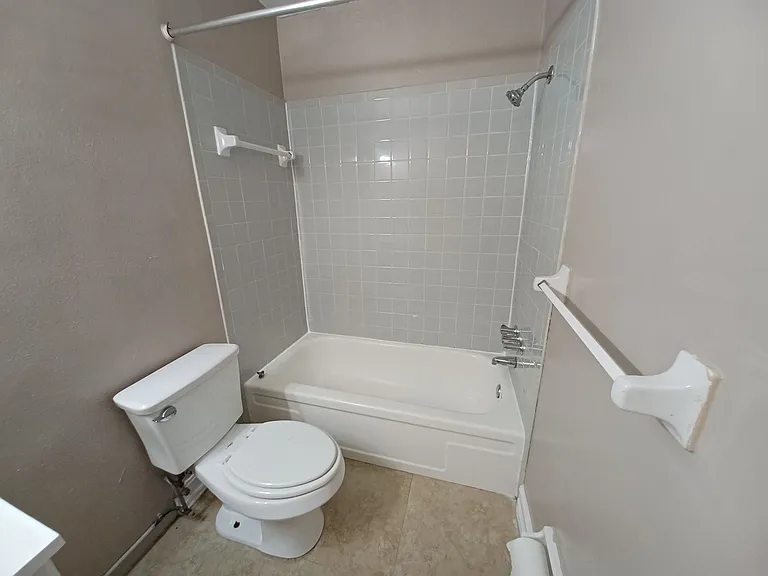 1830 Maravilla Ave #212 — Photo 2