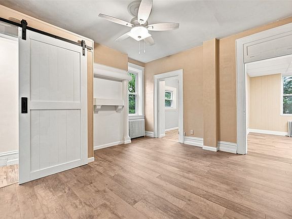 5th image of 1633 Brownsville Rd