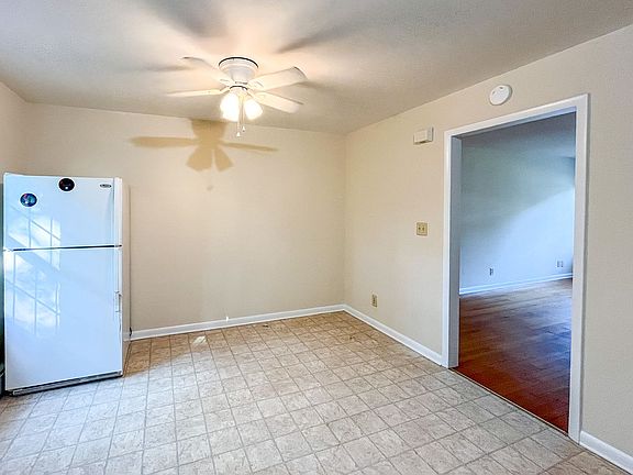 3rd image of 1805 Inglewood Dr #27B