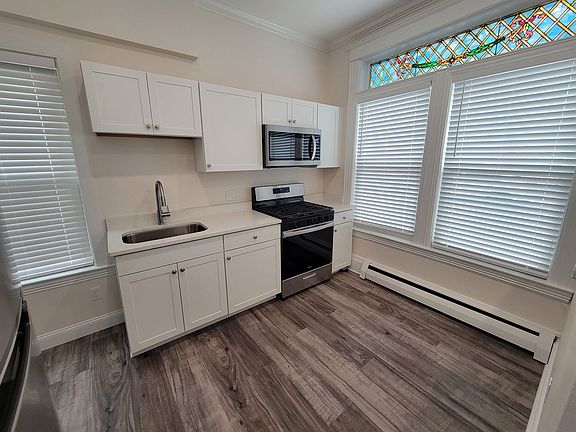 3rd image of 32 Railroad Ave APT 1