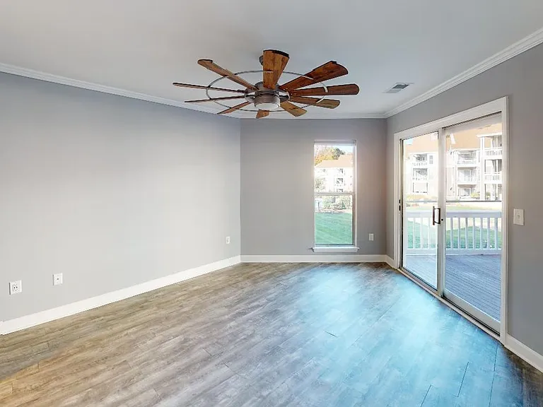 1105 Torrence Cir — Photo 5