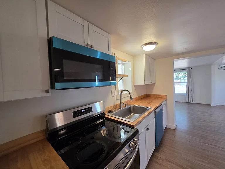 2021 Road 48 — Photo 6