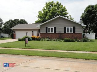4034 Buckingham Dr, Grand Island, NE 68803