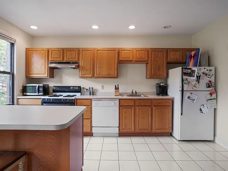 28 Milford St #3 — Photo 6
