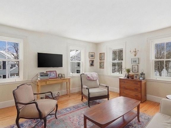 4th image of 12 Parsons St #2
