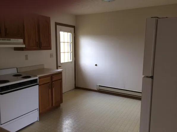 109 Big Tree Dr, Fairmont, WV 26554