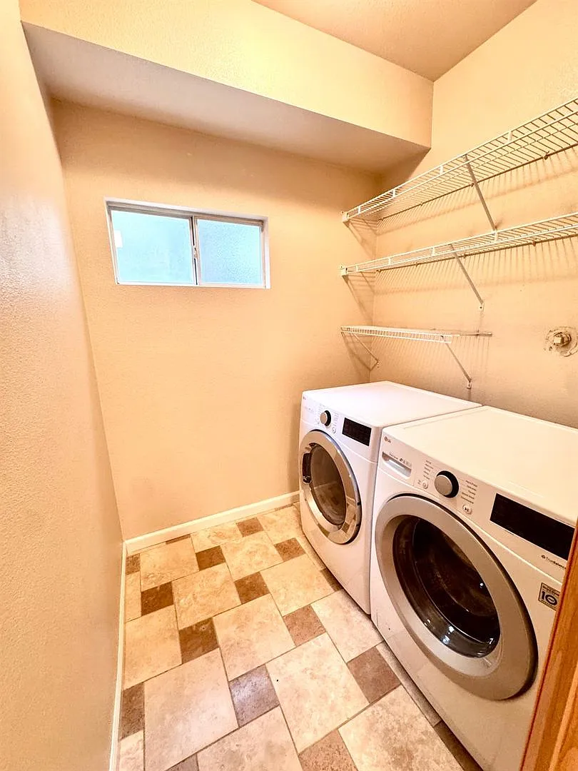 Galleria Condo on Gibson. Ground Floor Private Condo Near Clubhouse — Photo 4