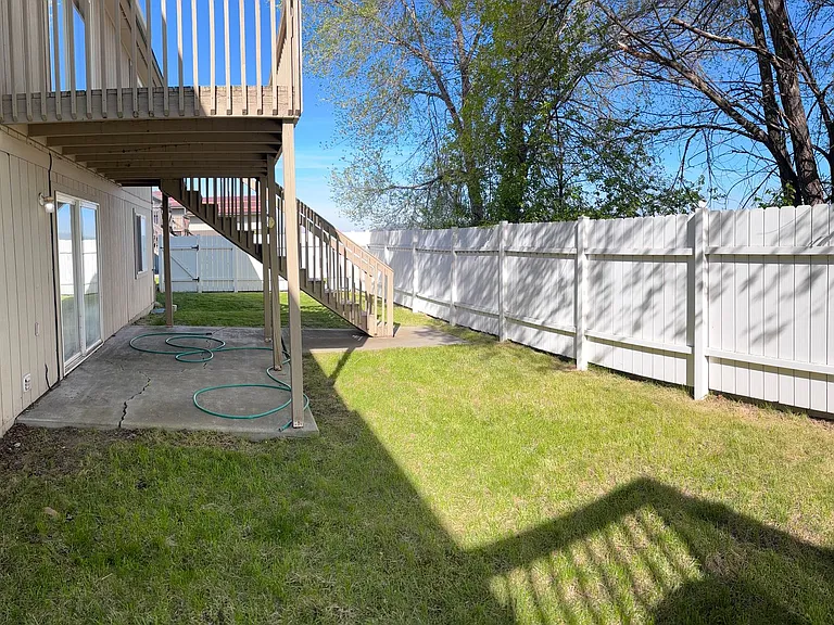 11719-21 E Nora Ave — Photo 2