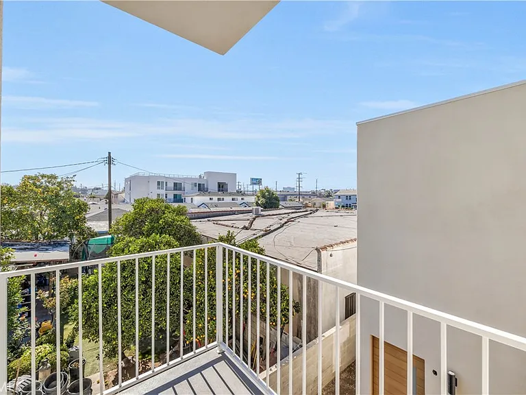 10905 Dalerose #B — Photo 17