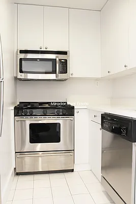 Rented by Mirador Real Estate | media 17