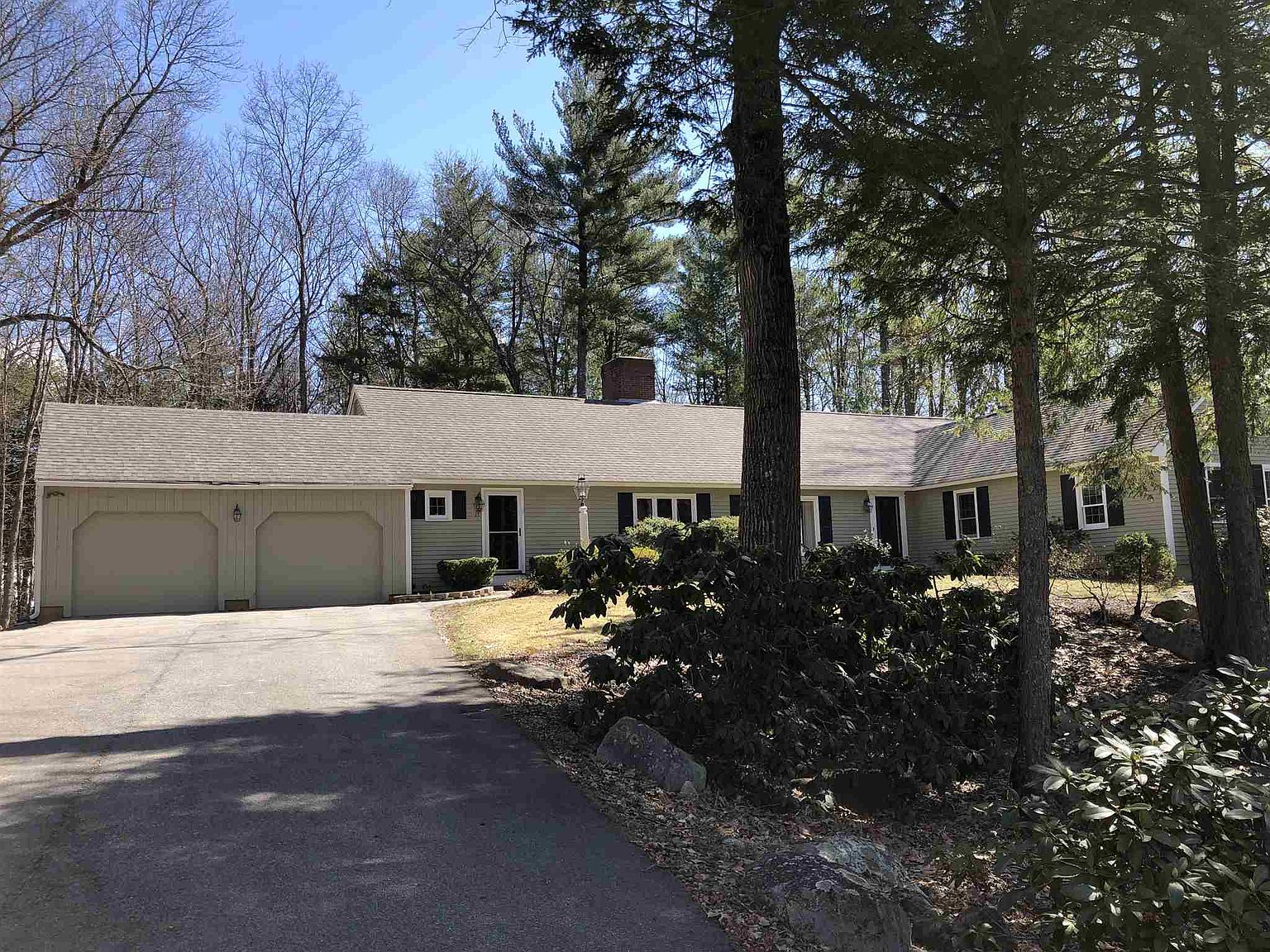 11 colonial way exeter nh